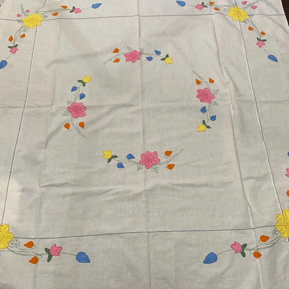 Vintage Hand Stitched Floral Applique Tablecloth and 3 Scalloped Napkins